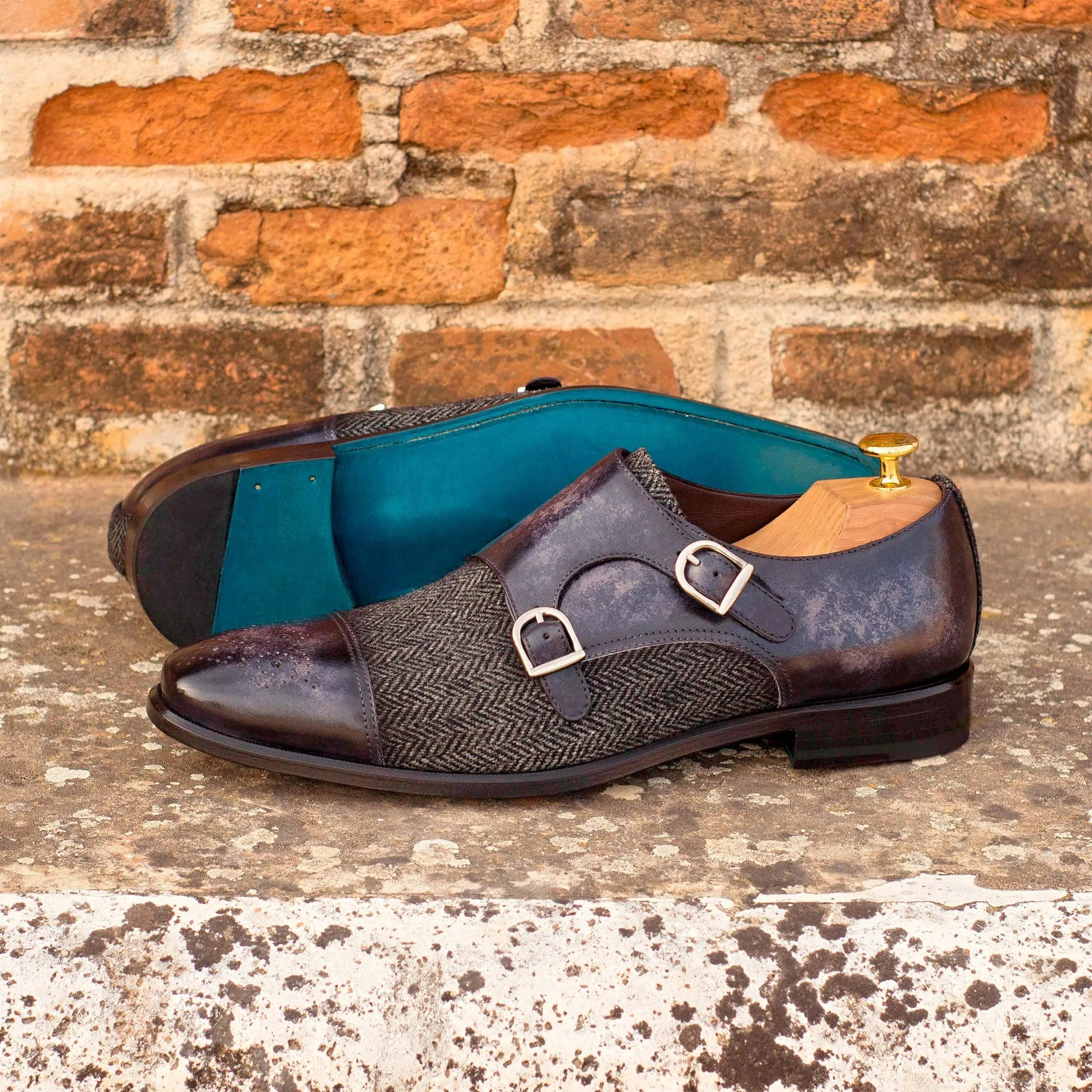 Leonist Double Monk Patina