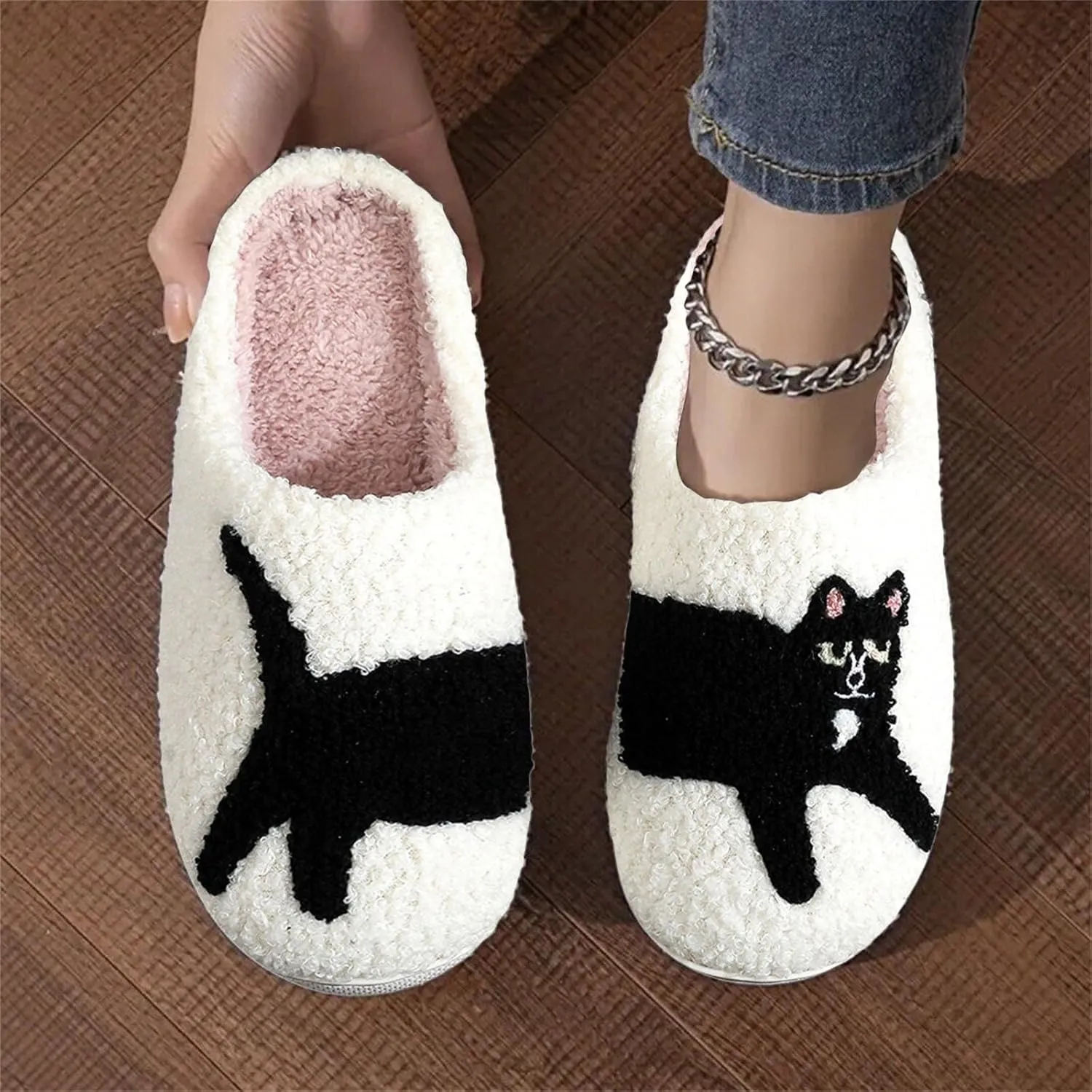 Women's Fuzzy Slippers Fleece Lined Warm Cotton Slippers Soft Memory Foam Casual Women Comfortable Slides