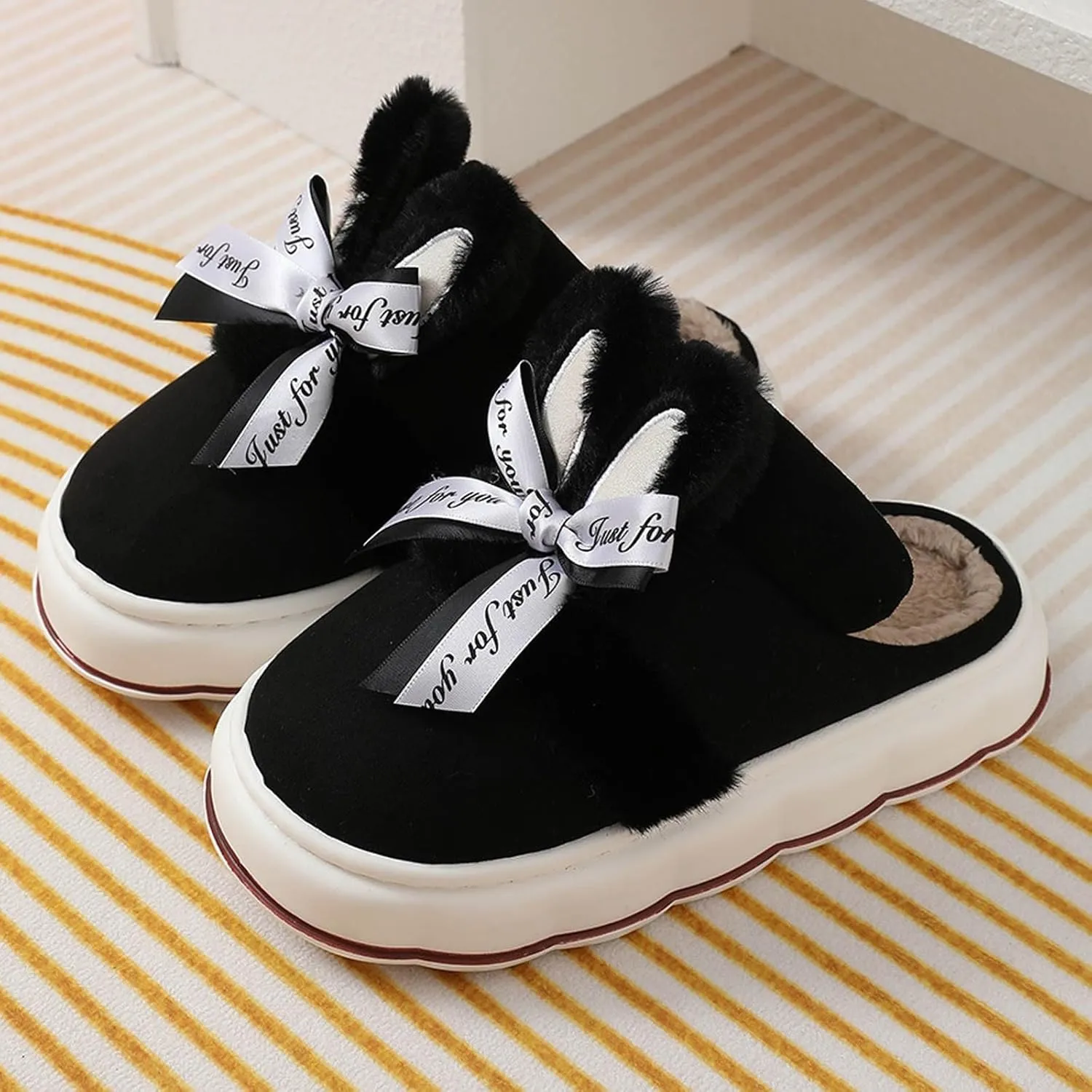 Women's Winter Slippers Cute Soft Plush Slippers Memory Foam Fashionable Thick Soled Glittery Heels